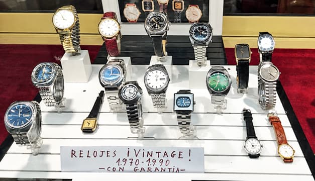Reparación y restauración de relojes antiguos en el taller de Vigo